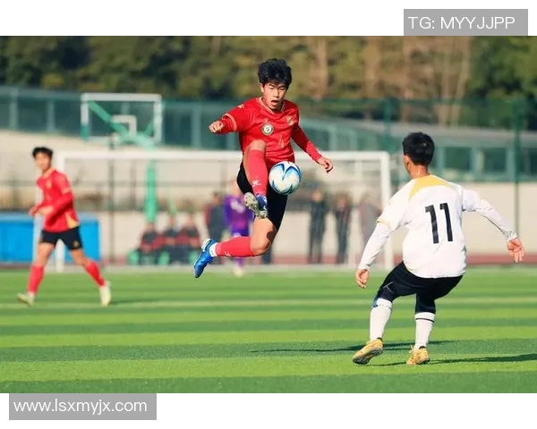 精选帅气足球球星高清壁纸展现绿茵赛场激情与魅力瞬间 精选帅气足球球星高清壁纸展现绿茵赛场激情与魅力瞬间