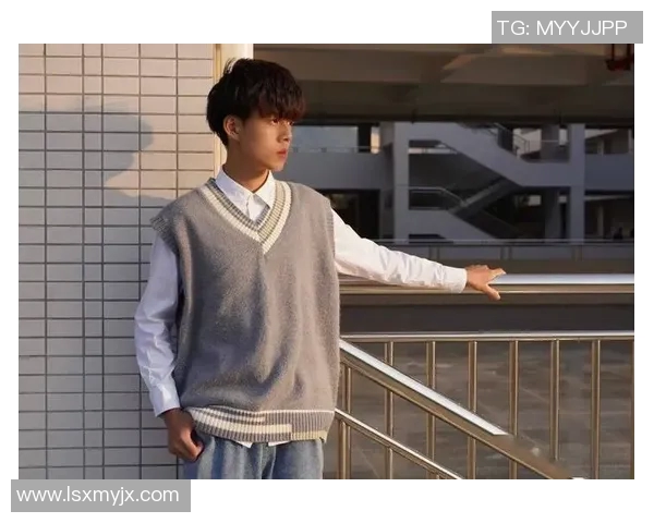 足球球星棉袄助力寒冬保暖 引领时尚潮流的冬季运动装备新风尚